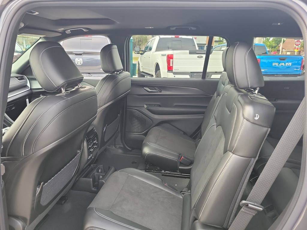 New 2025 Jeep Grand Cherokee L Altitude X Altitude X 4x4