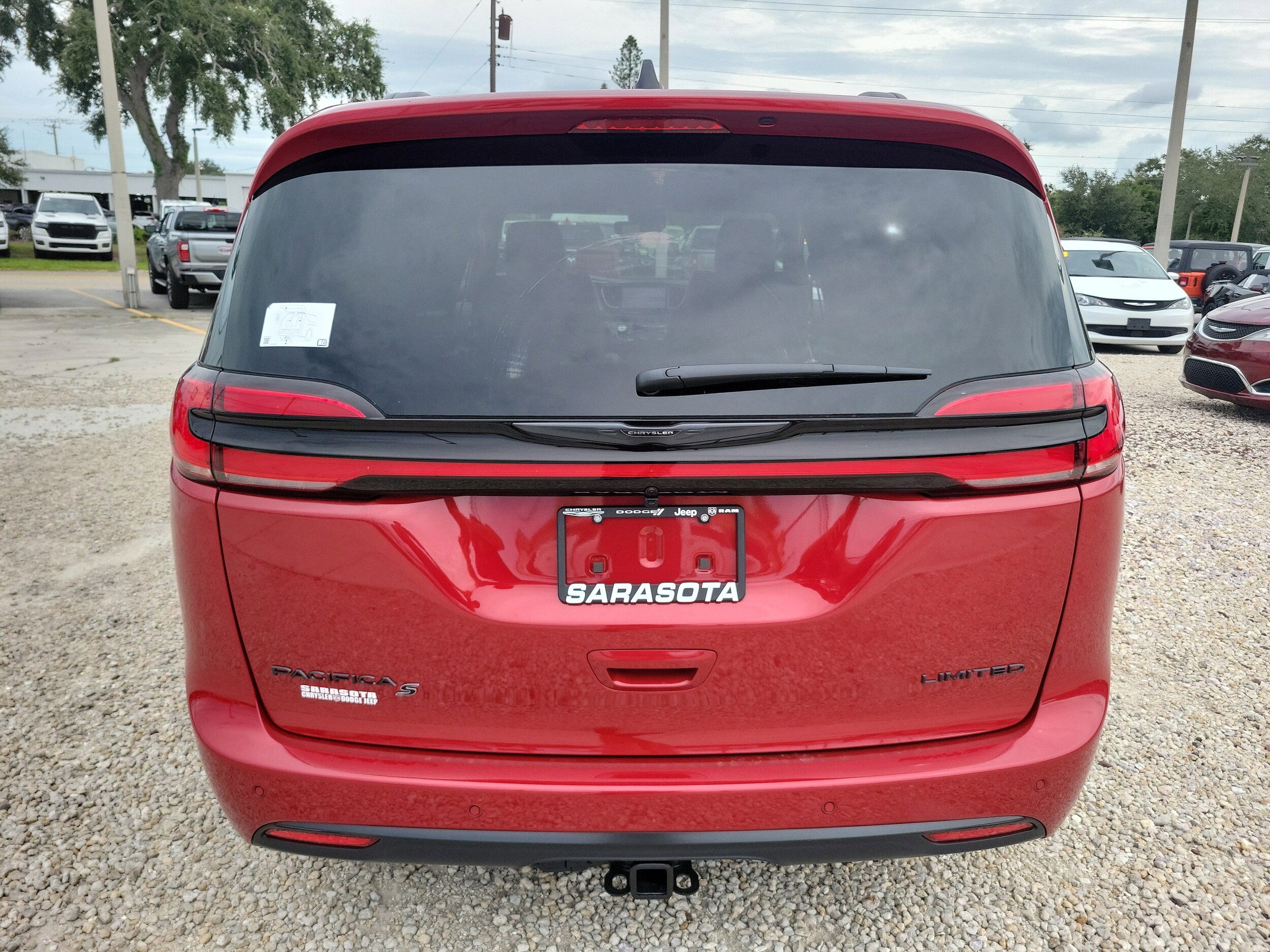 2026 Chrysler Pacifica Limited photo 2