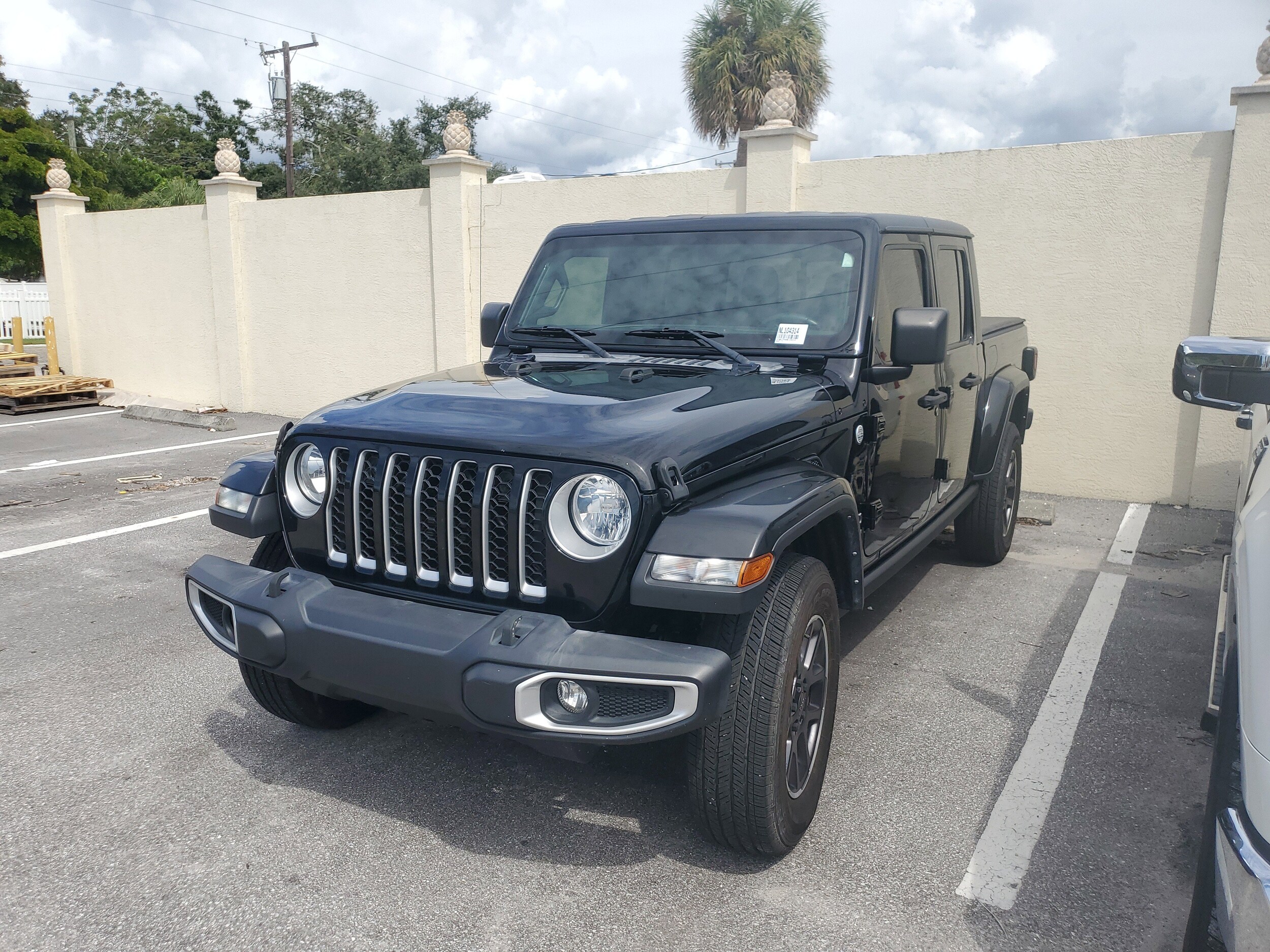 2022 Jeep Gladiator Overland photo 2