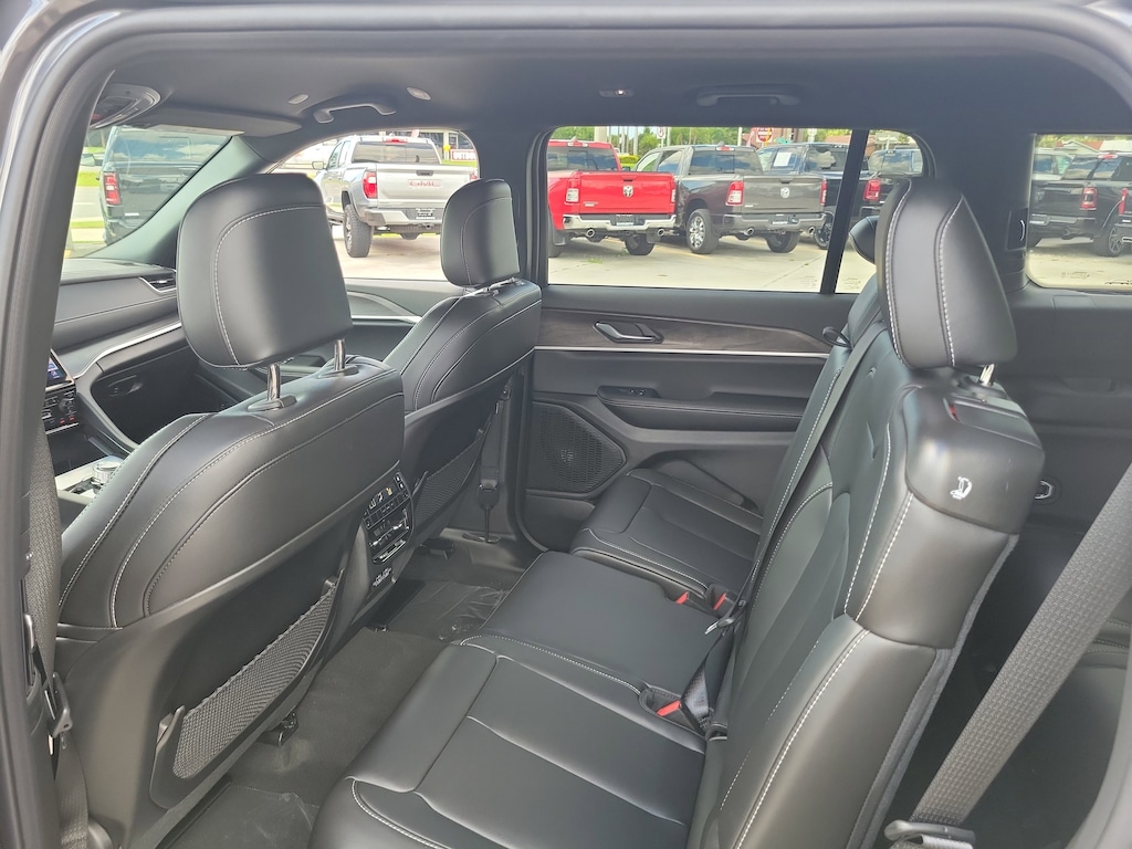 New 2025 Jeep Grand Cherokee L Limited Limited 4x2