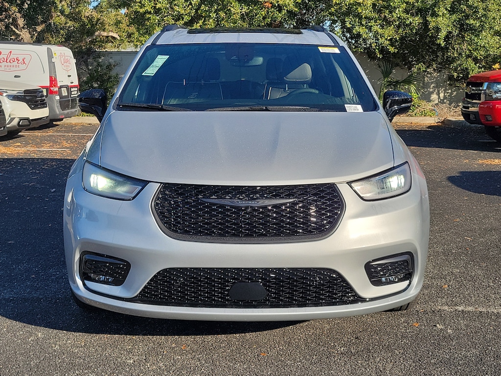 New 2026 Chrysler Pacifica Limited Limited FWD