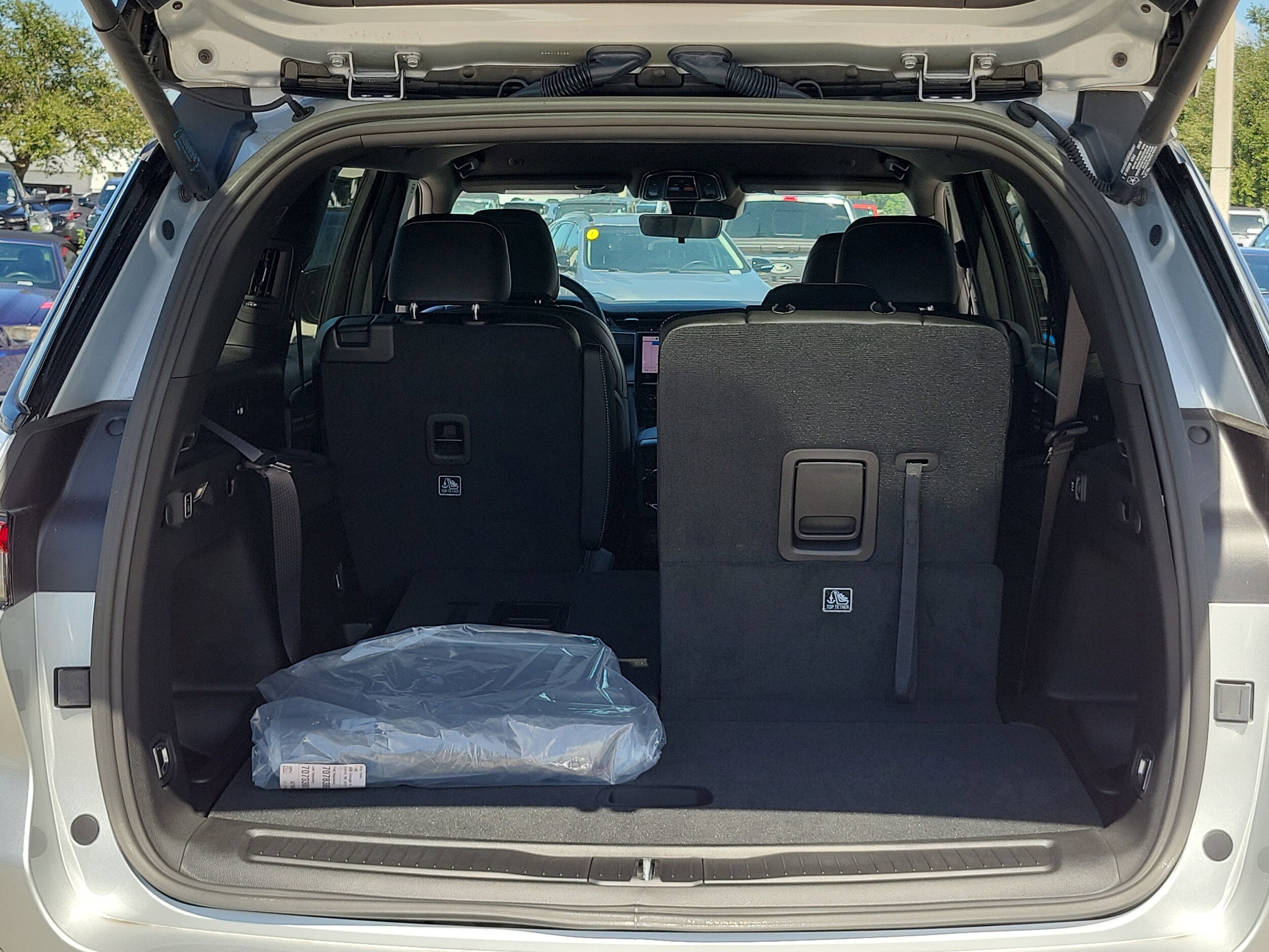 2025 Jeep Grand Cherokee Limited photo 3