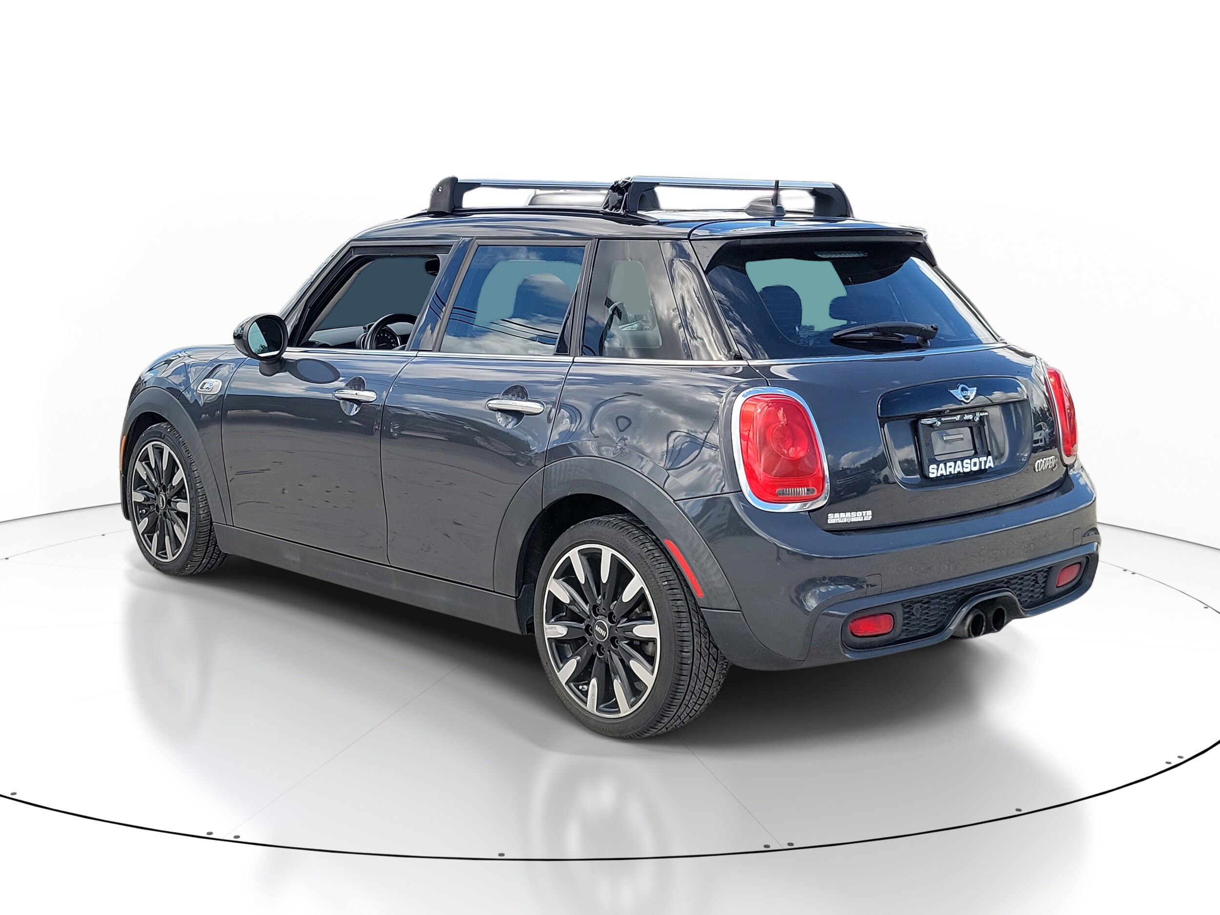 2017 Mini Cooper 4 Door Hardtop S photo 3