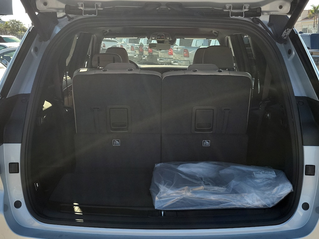 New 2025 Jeep Grand Cherokee L Limited Limited 4x4