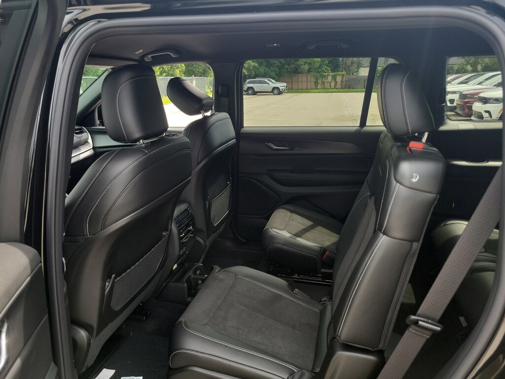 New 2025 Jeep Grand Cherokee L Altitude Altitude 4x4