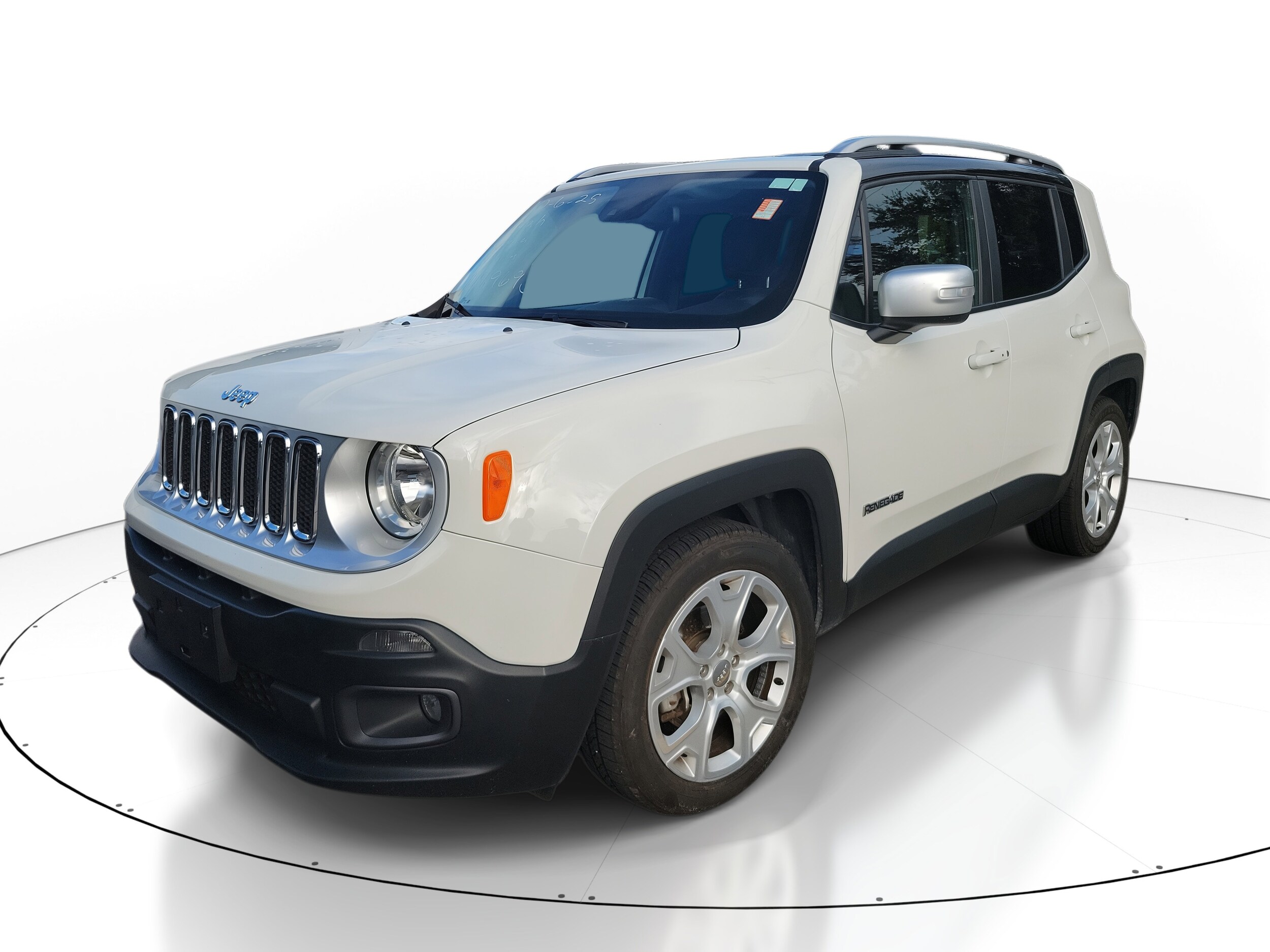 2016 Jeep Renegade Limited photo 2