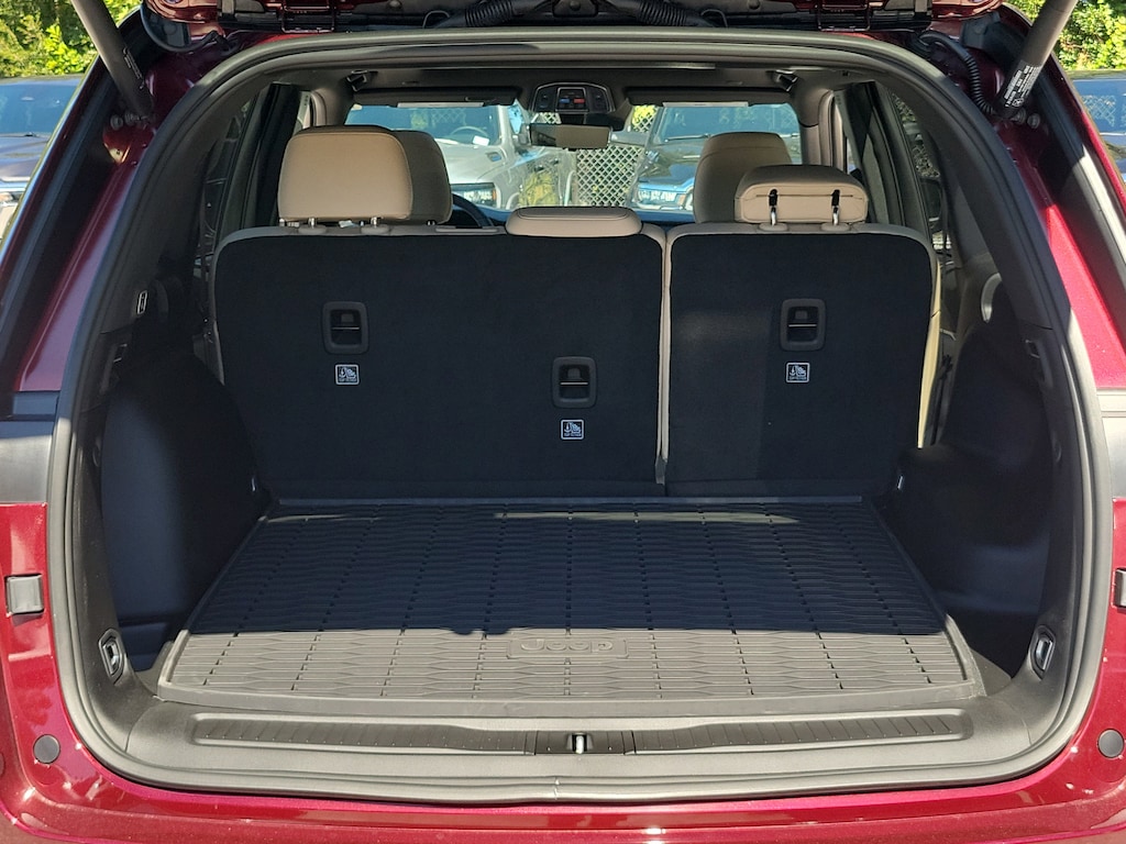 New 2025 Jeep Grand Cherokee Limited Limited 4x2