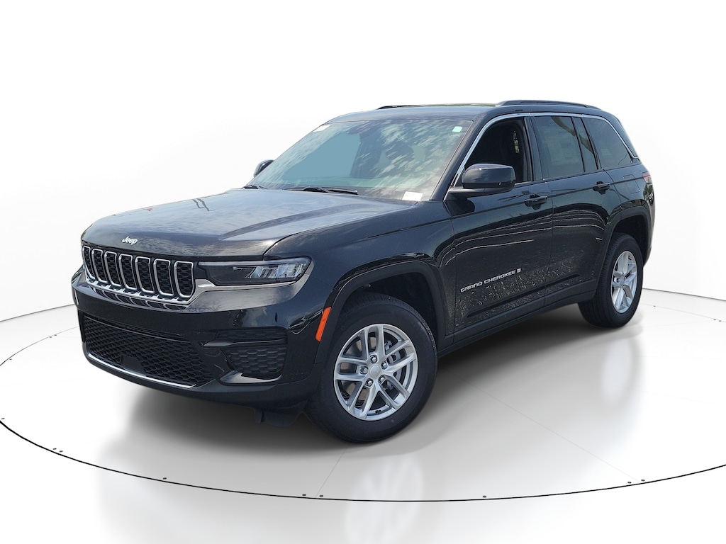 New 2026 Jeep Grand Cherokee Laredo Laredo 4x2