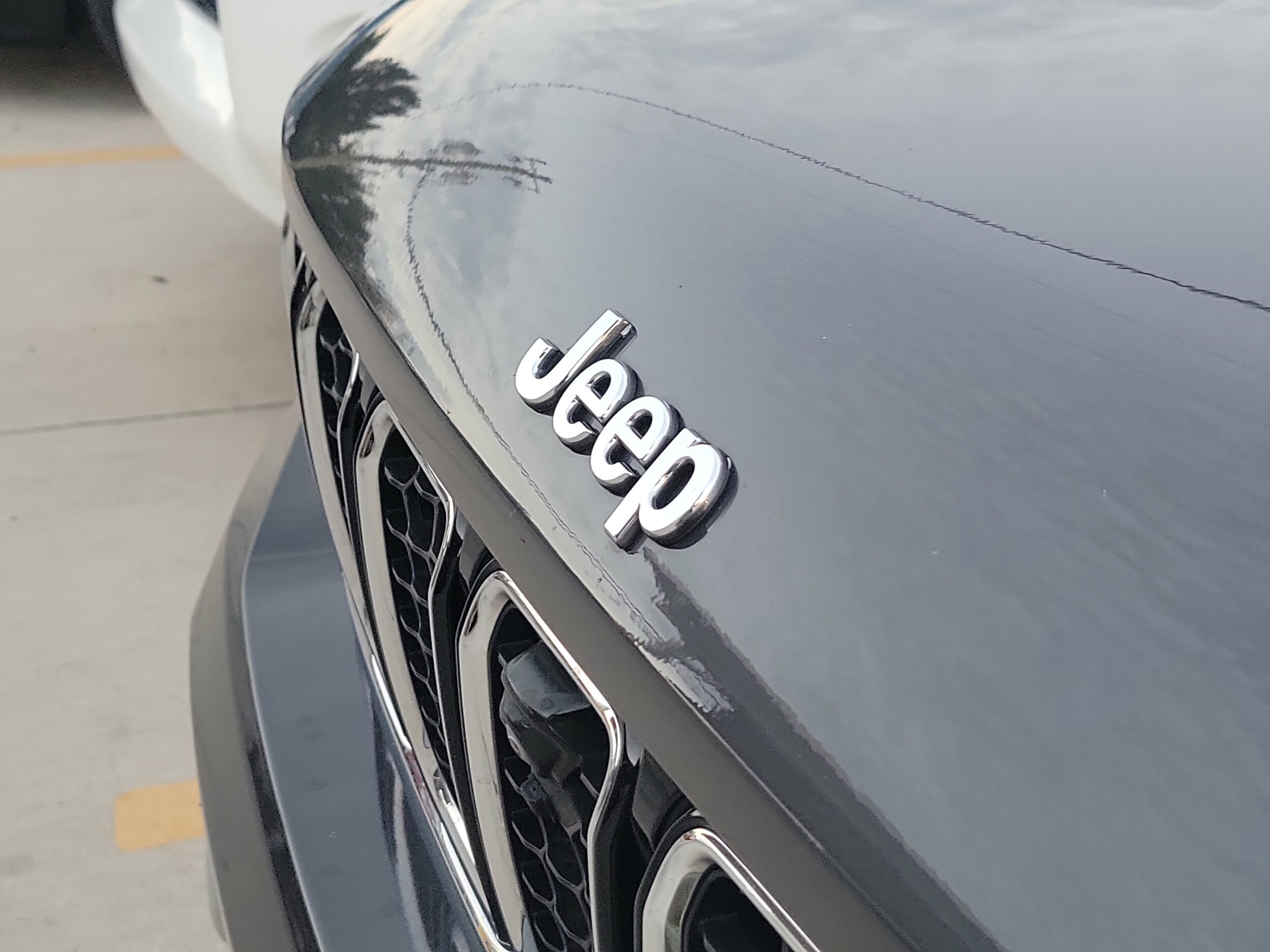 2022 Jeep Grand Cherokee Overland photo 4