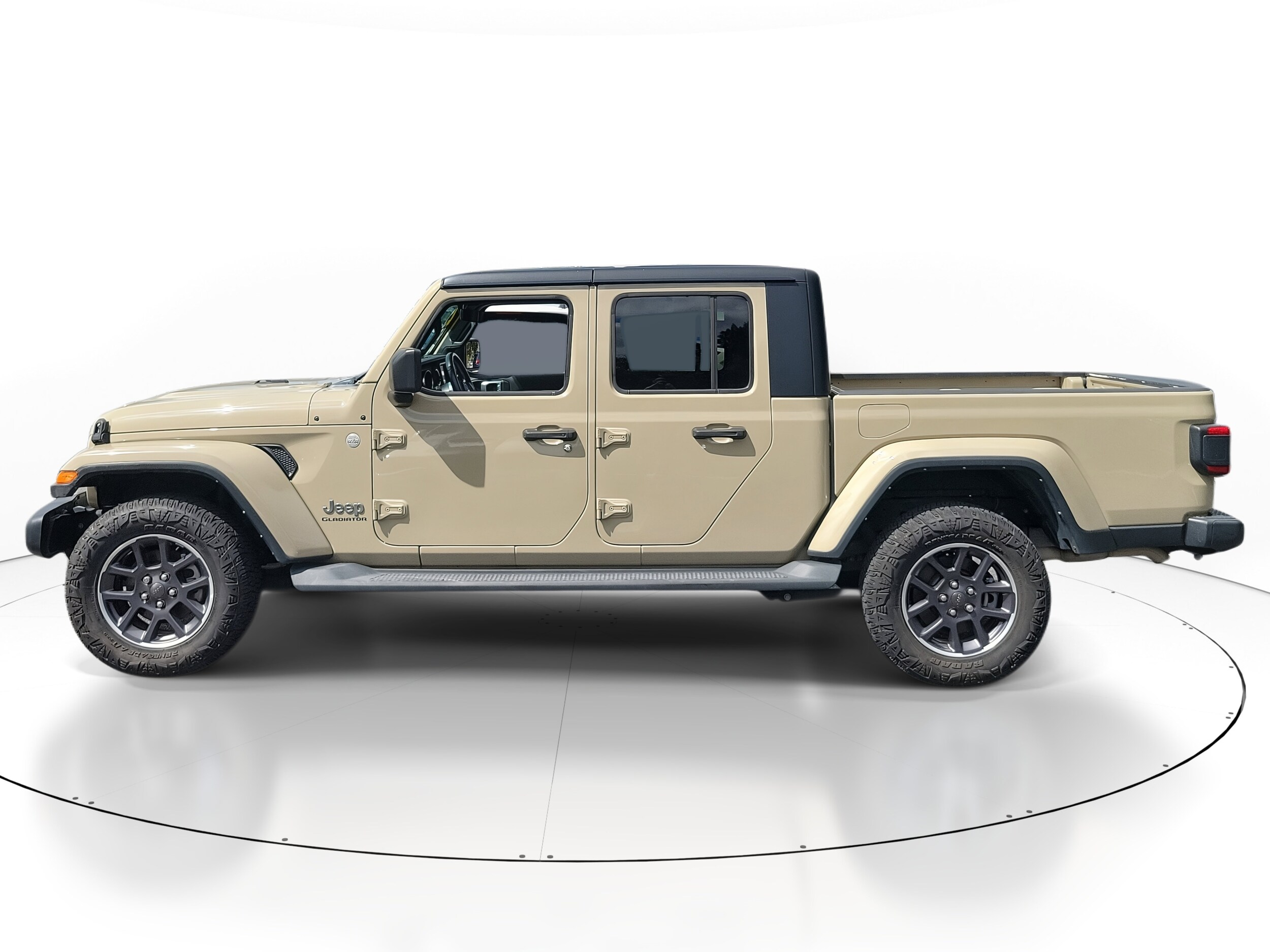 2022 Jeep Gladiator Overland photo 2