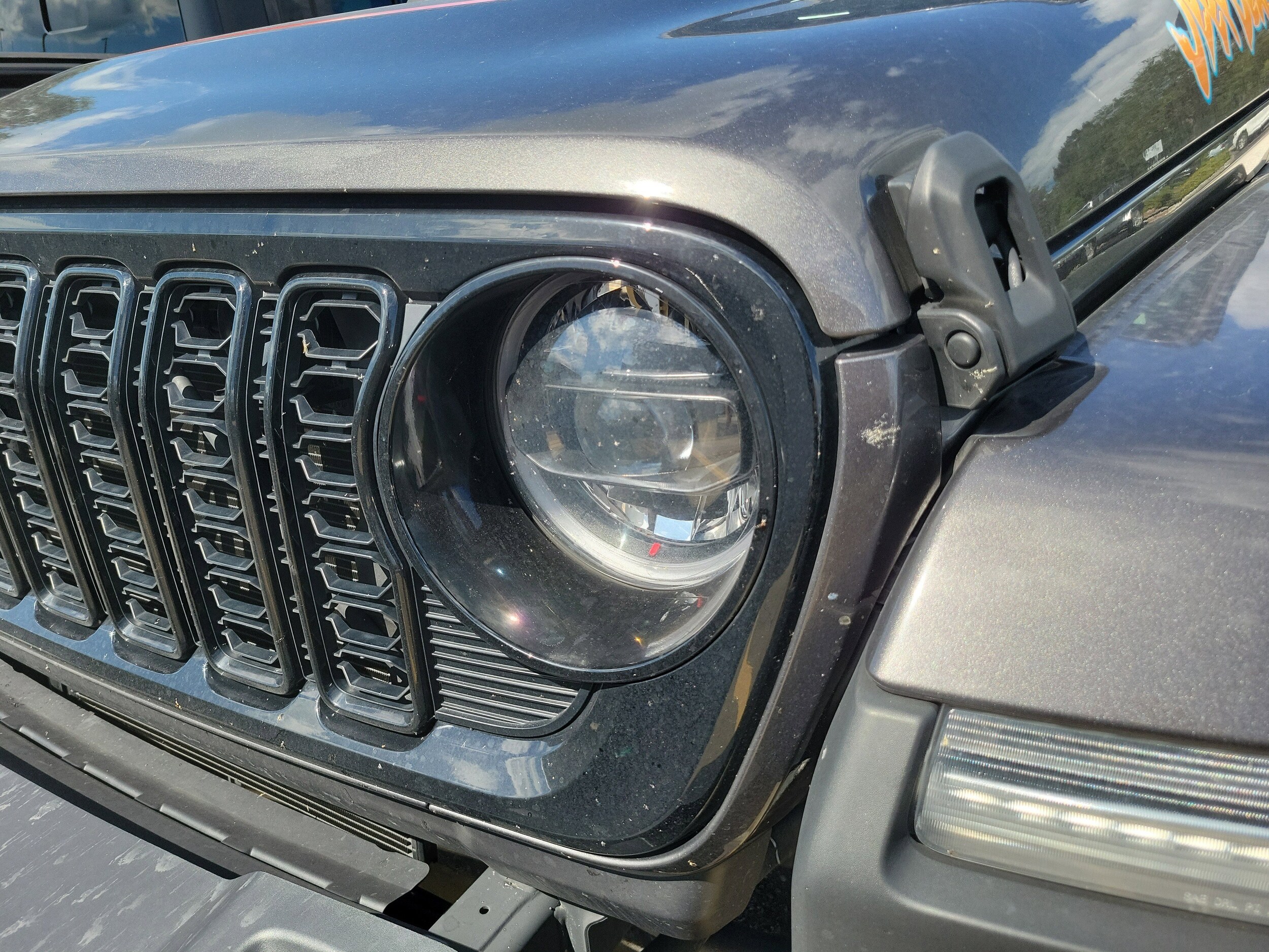 2024 Jeep Gladiator Sport photo 2