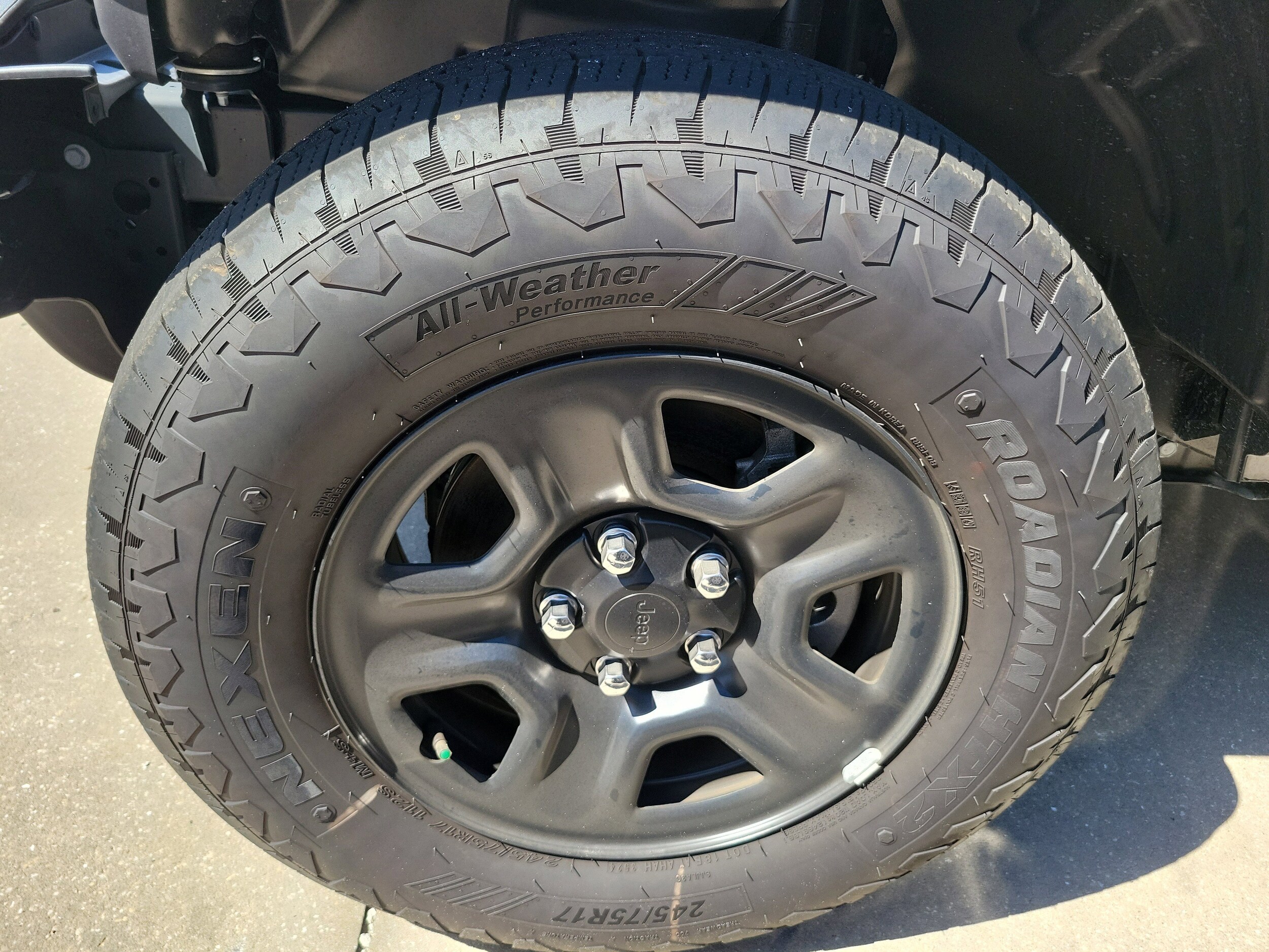 2025 Jeep Wrangler Sport photo 4
