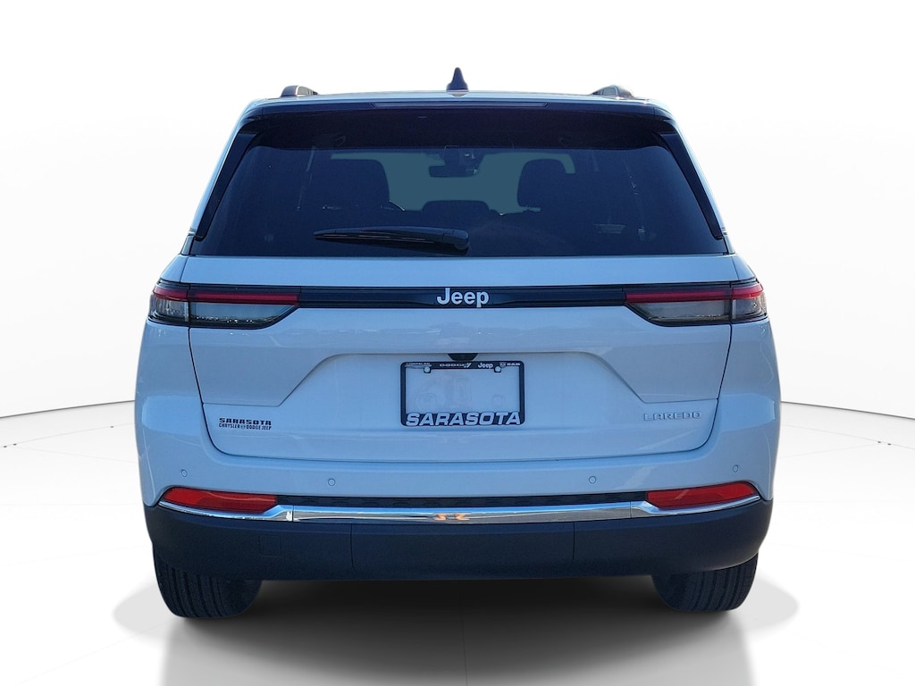 New 2026 Jeep Grand Cherokee Laredo Laredo 4x2