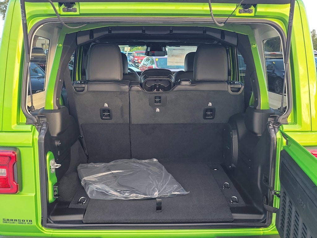 New 2026 Jeep Wrangler Sahara Sahara 4x4