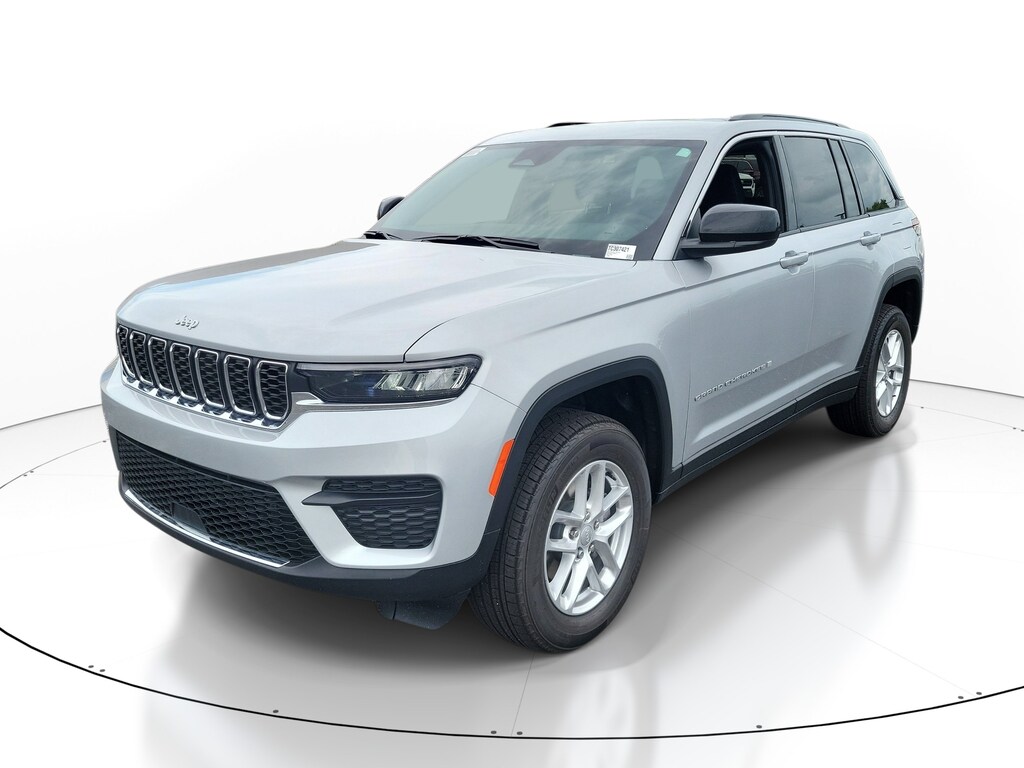 New 2026 Jeep Grand Cherokee Laredo Laredo 4x2