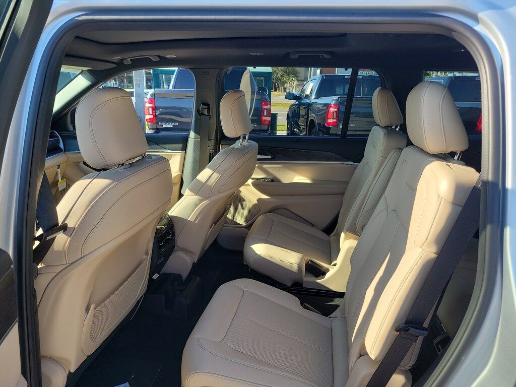 New 2025 Jeep Grand Cherokee L Limited Limited 4x4