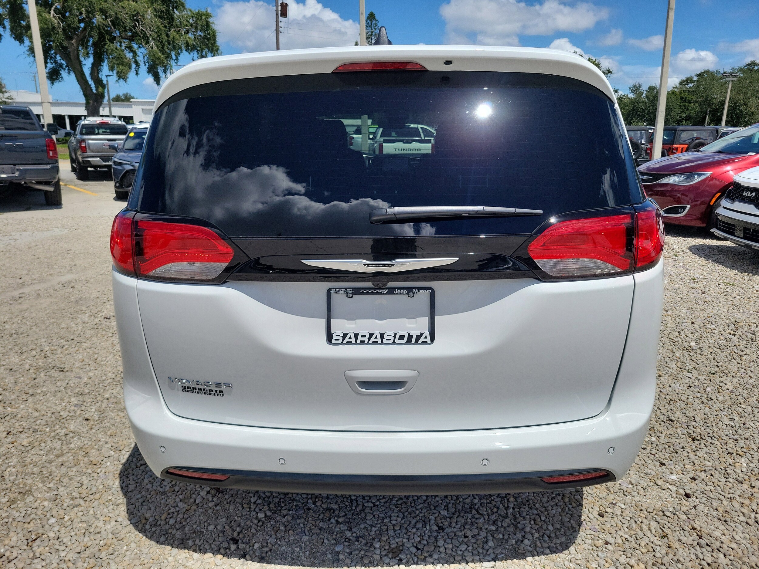 2026 Chrysler Voyager LX photo 3