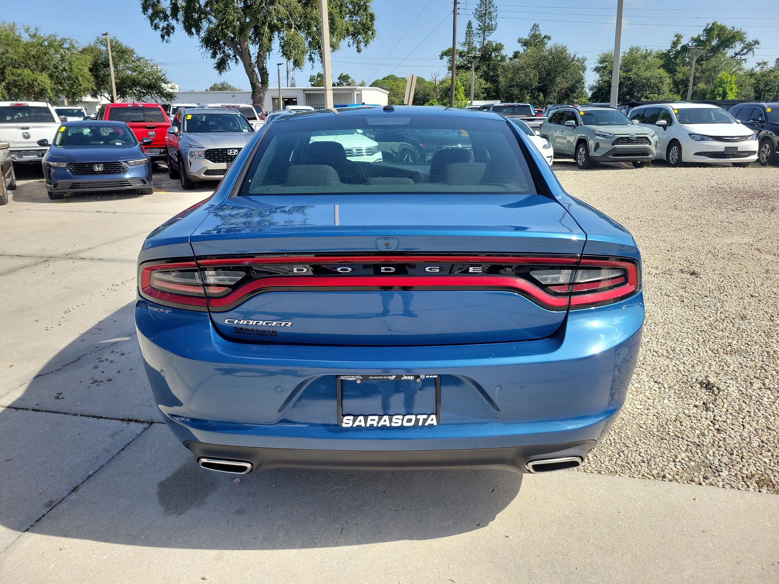 2022 Dodge Charger SXT photo 4