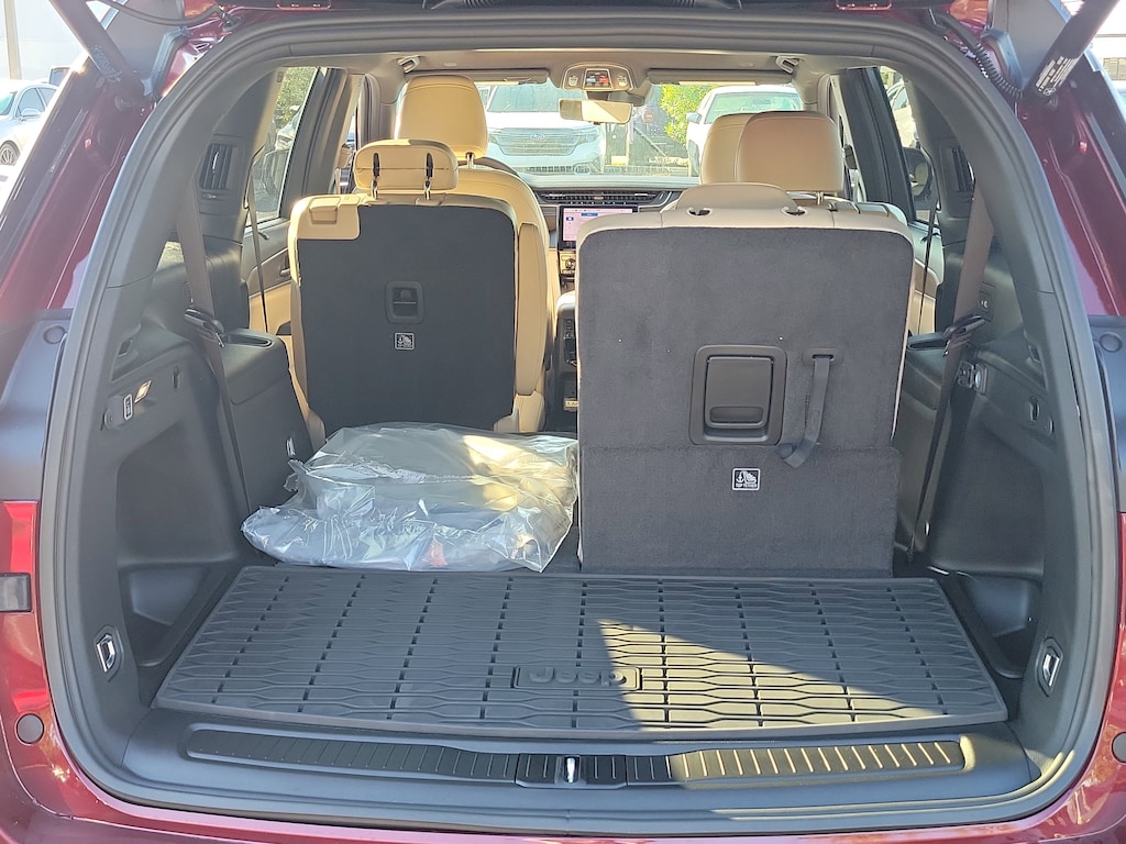 New 2025 Jeep Grand Cherokee L Limited Limited 4x4