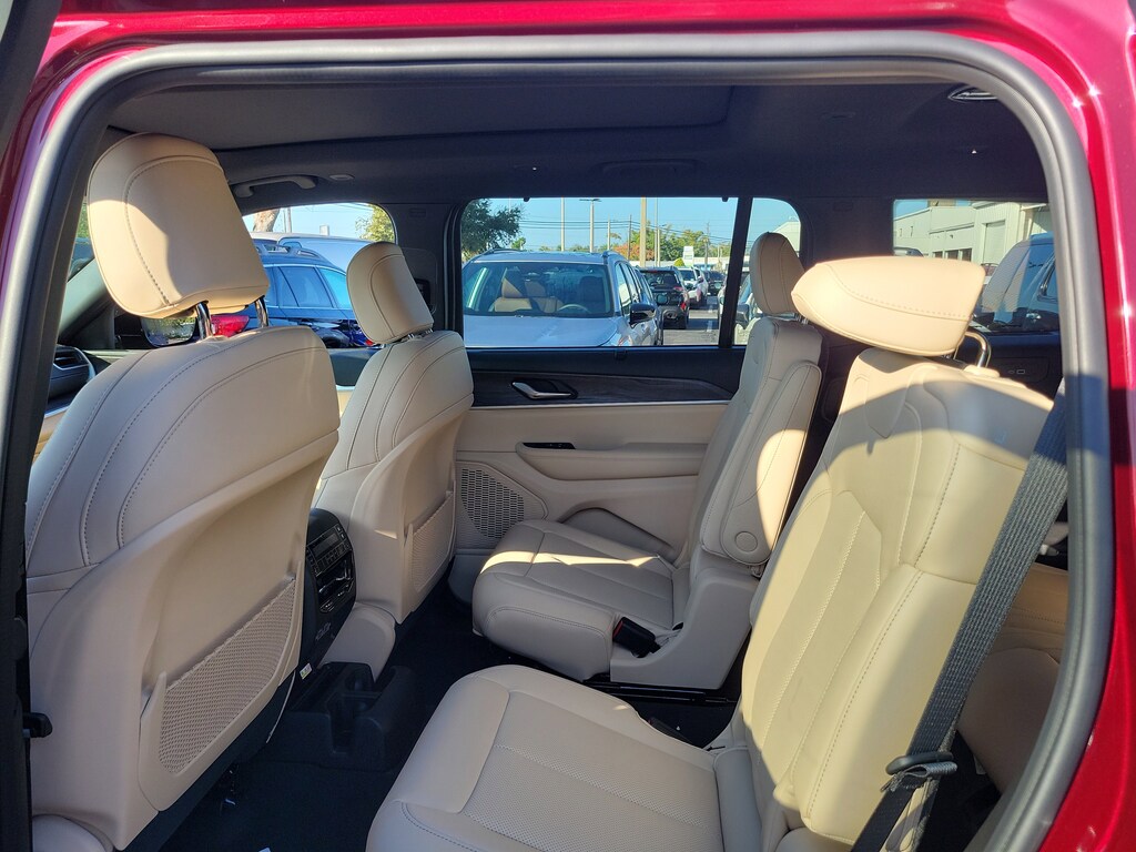 New 2025 Jeep Grand Cherokee L Limited Limited 4x4