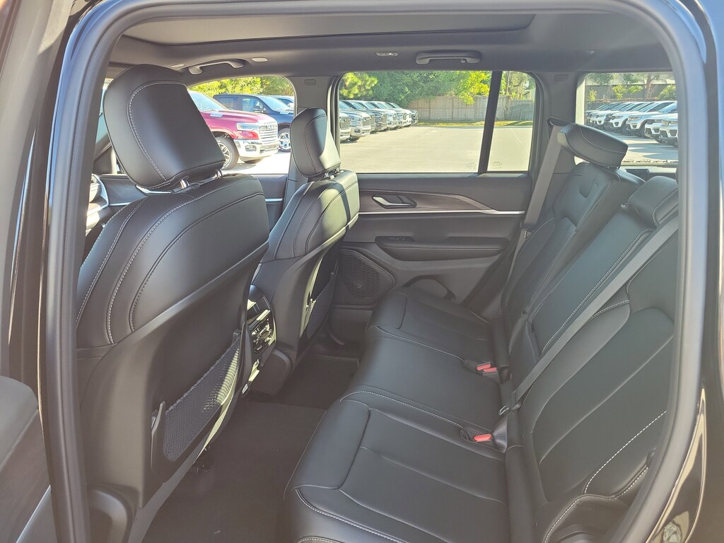 New 2025 Jeep Grand Cherokee Limited Limited 4x4