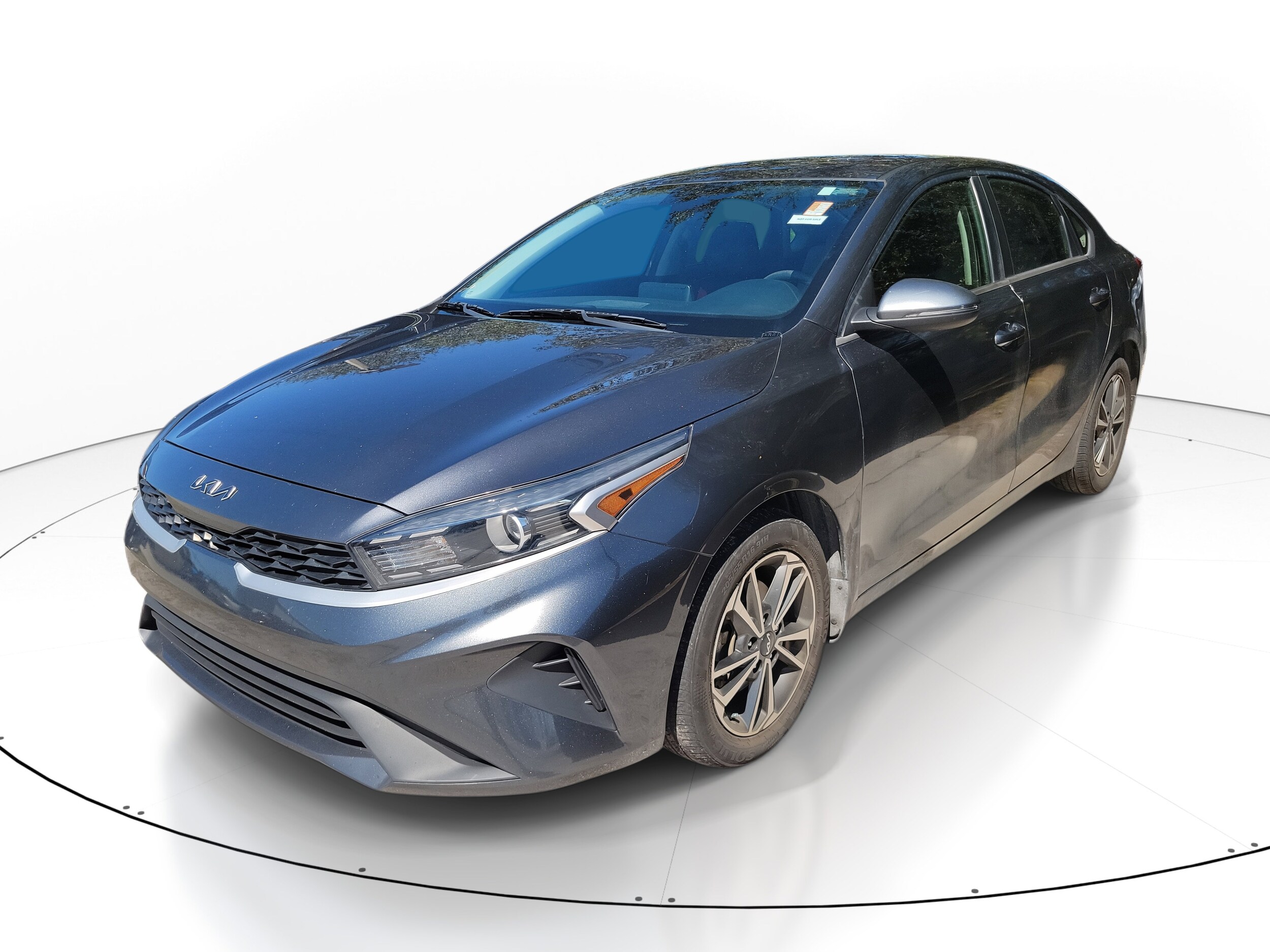 2022 Kia Forte LXS photo 2
