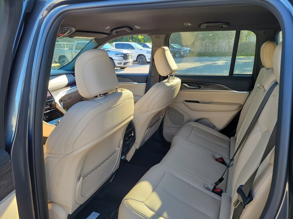 New 2025 Jeep Grand Cherokee Limited Limited 4x4