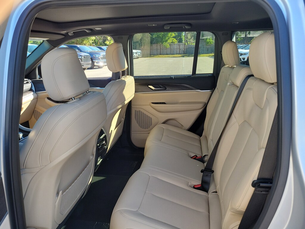 New 2025 Jeep Grand Cherokee Limited Limited 4x4