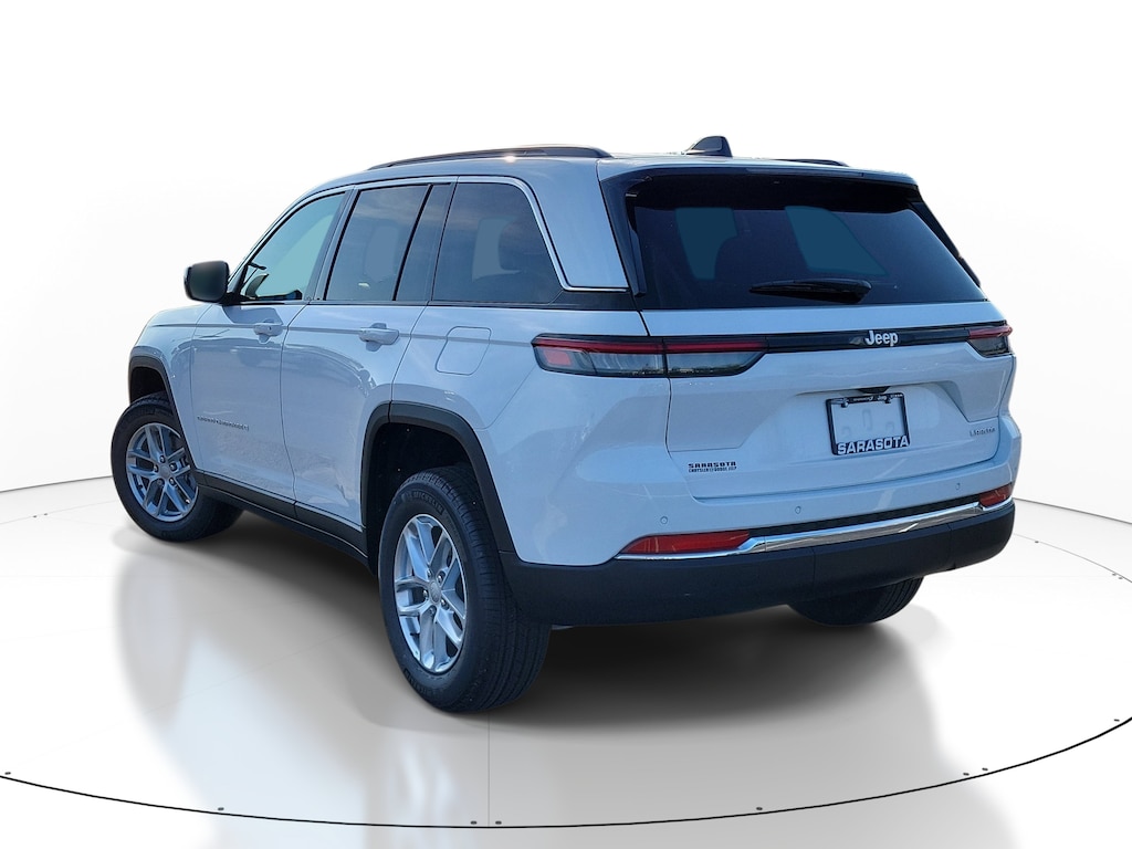 New 2026 Jeep Grand Cherokee Laredo Laredo 4x2