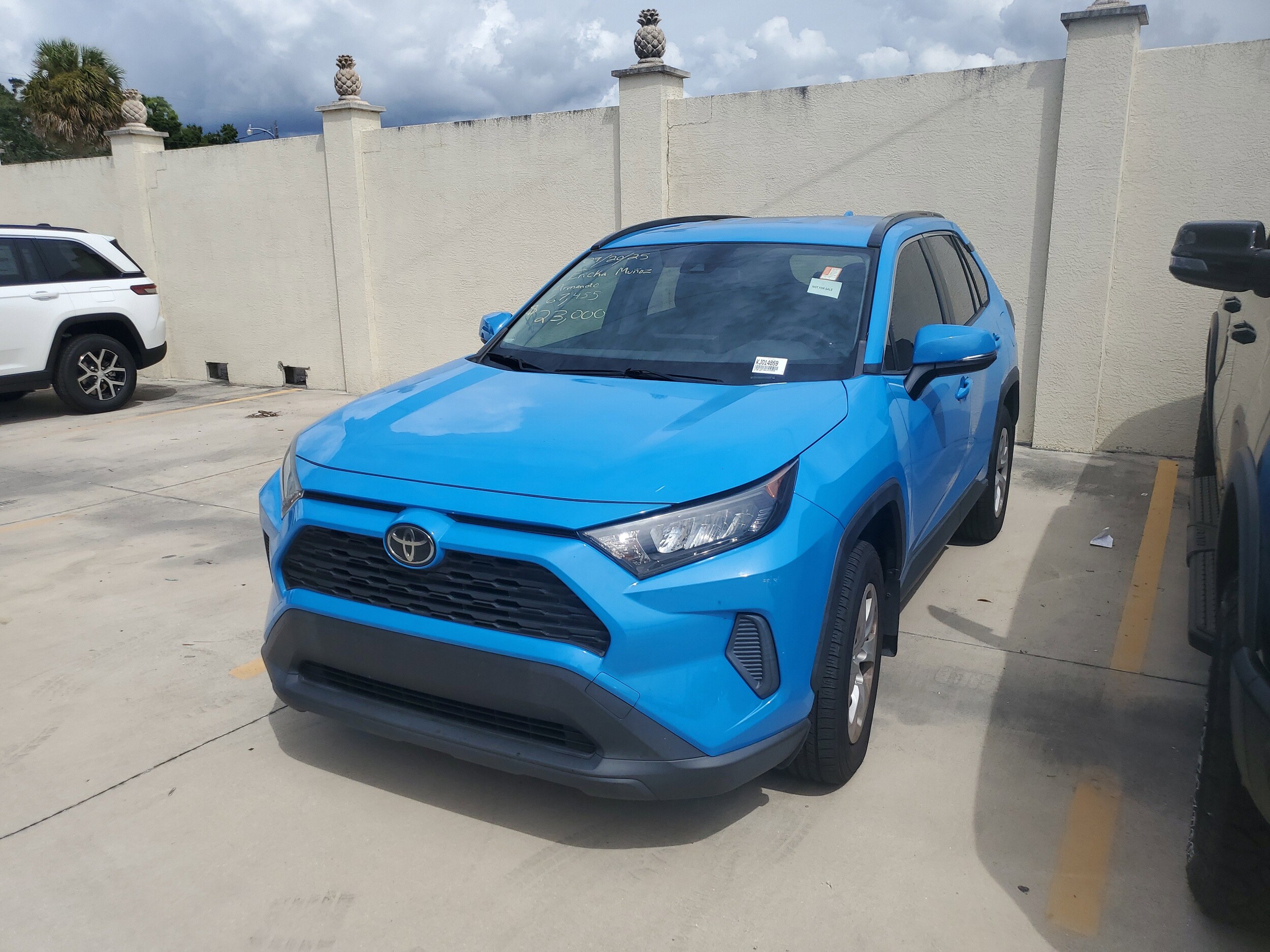 2019 Toyota RAV4 LE photo 2