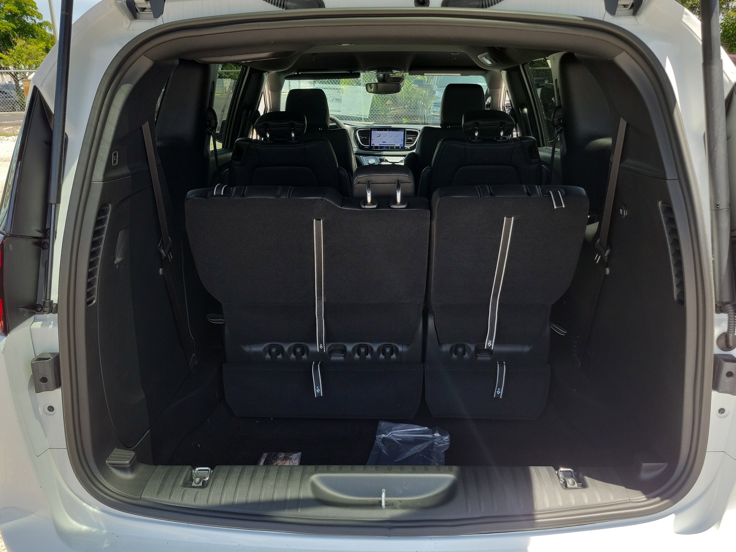 2025 Chrysler Pacifica photo 4