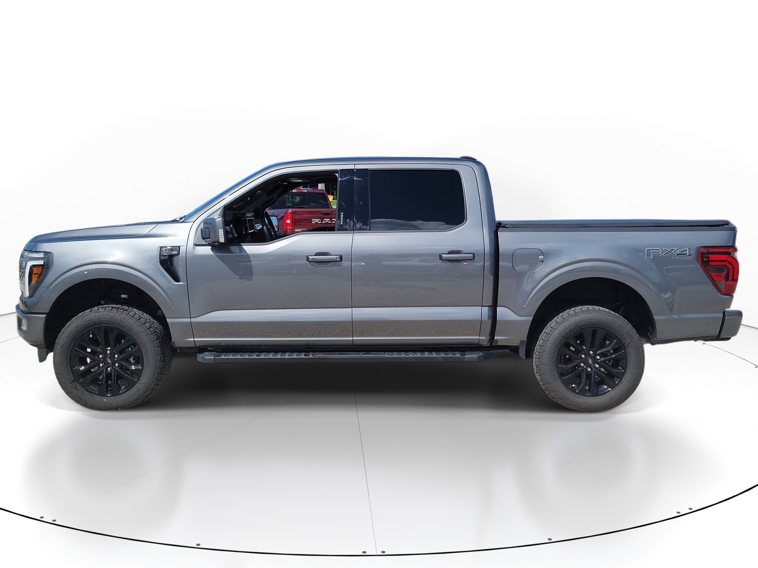 2024 Ford F-150 Lariat photo 2