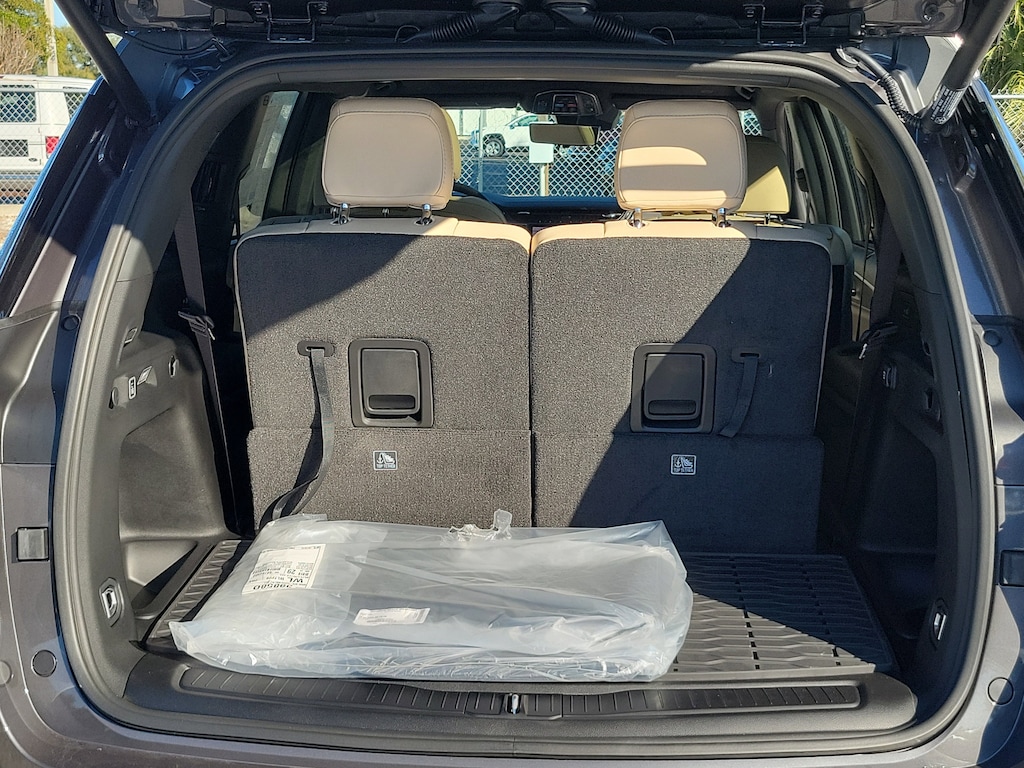 New 2025 Jeep Grand Cherokee L Limited Limited 4x2