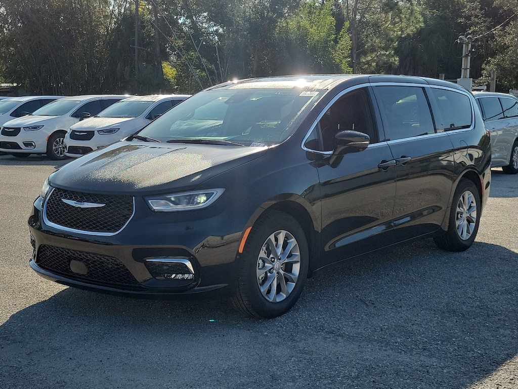 New 2026 Chrysler Pacifica Limited Limited FWD