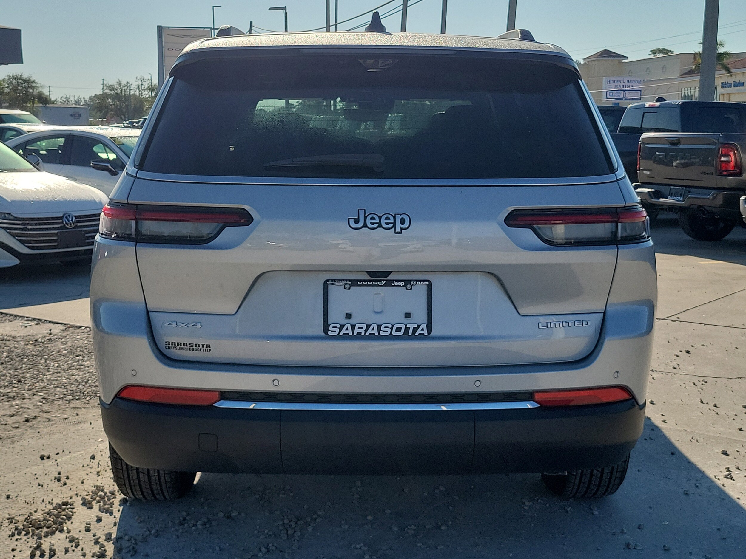2025 Jeep Grand Cherokee Limited photo 2