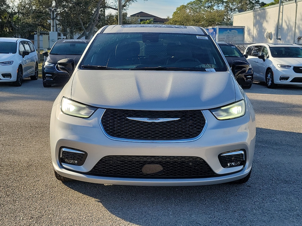 New 2026 Chrysler Pacifica Limited Limited FWD