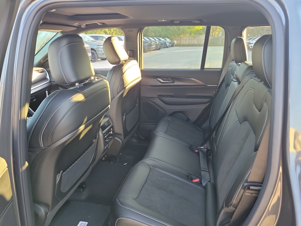 New 2025 Jeep Grand Cherokee Altitude X Altitude X 4x4