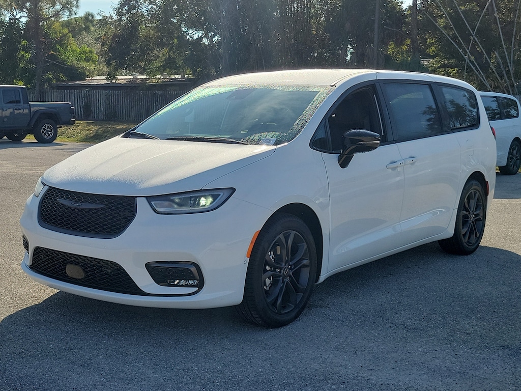 New 2026 Chrysler Pacifica Select Select FWD