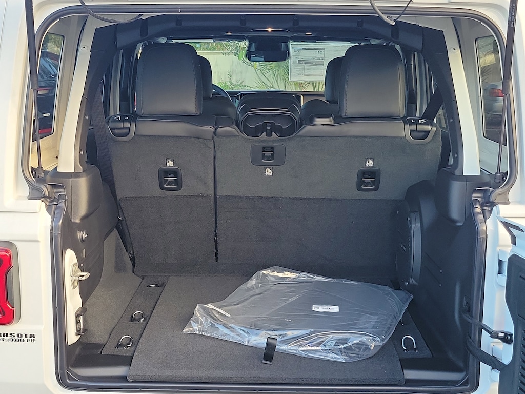 New 2026 Jeep Wrangler Sahara Sahara 4x4