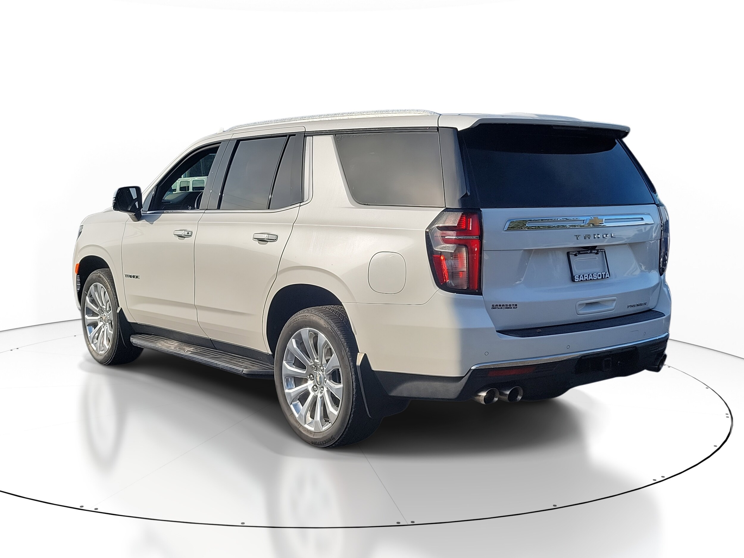 2021 Chevrolet Tahoe Premier photo 2