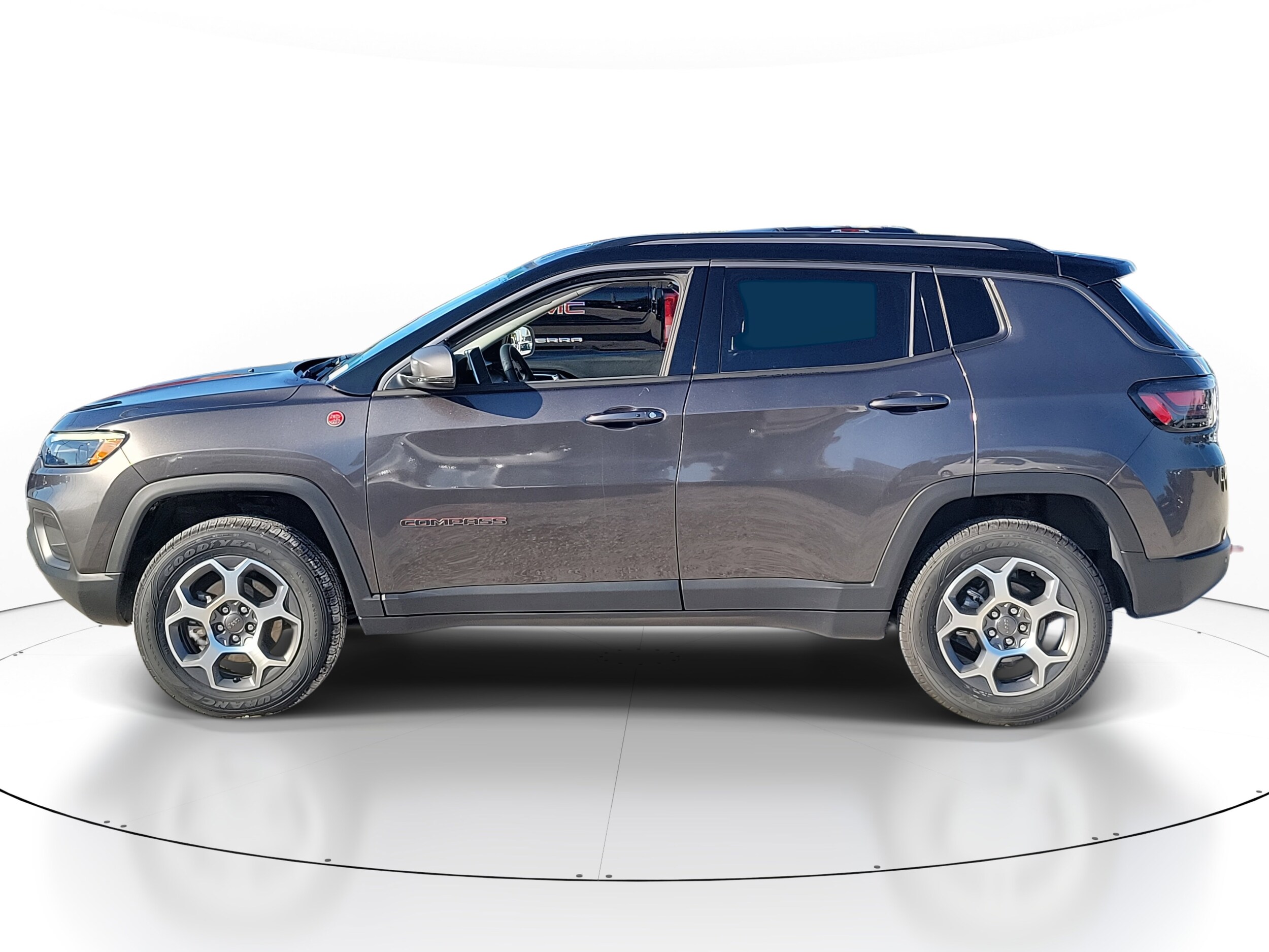 2022 Jeep Compass Trailhawk photo 2