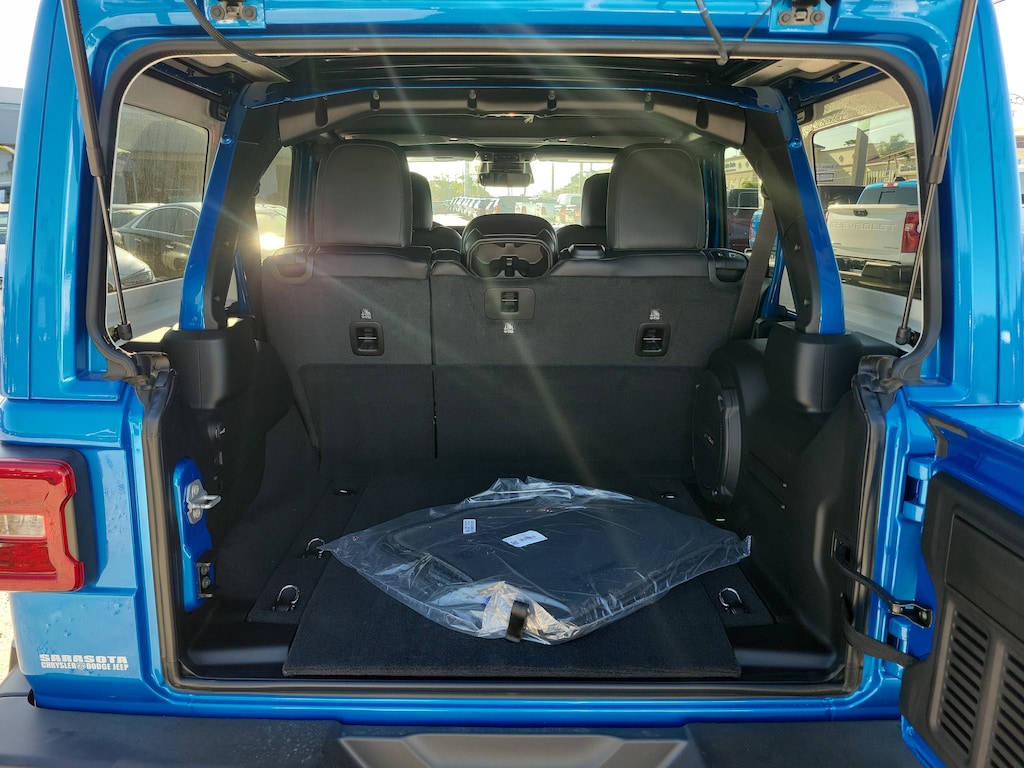 New 2026 Jeep Wrangler Sahara Sahara 4x4