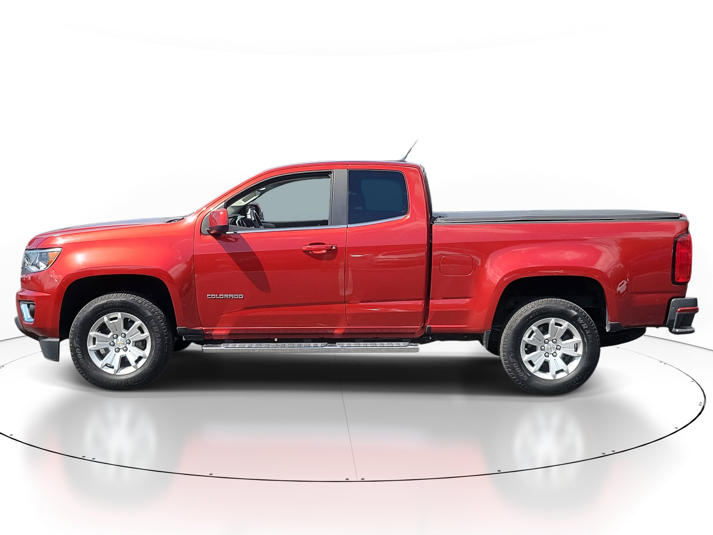 2016 Chevrolet Colorado LT photo 2