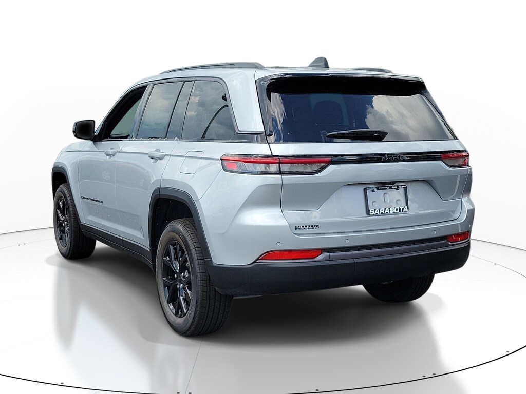 New 2026 Jeep Grand Cherokee Laredo Altitude Laredo Altitude 4x2