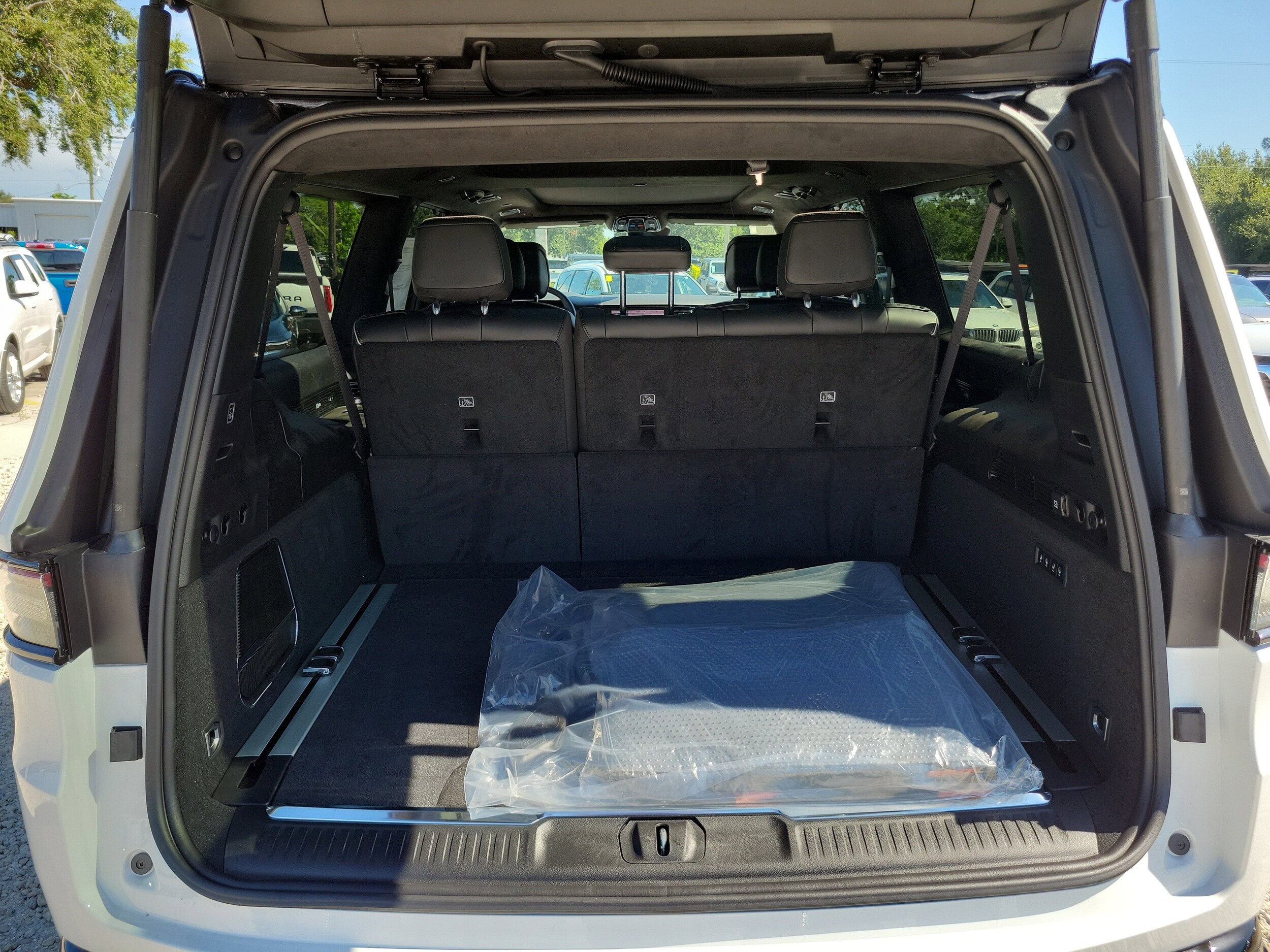 2025 Jeep Grand Wagoneer L II Obsidian photo 4