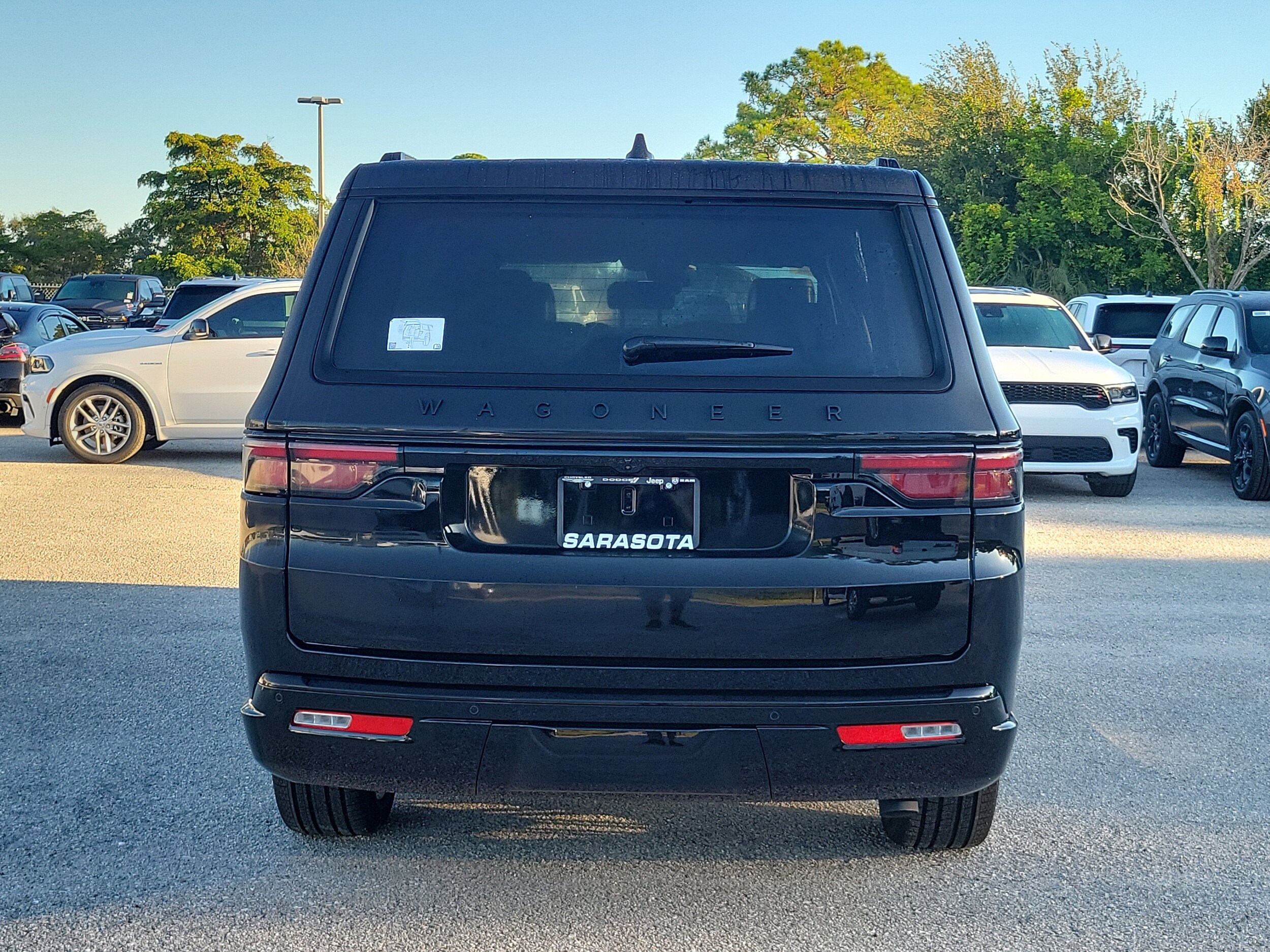 2025 Jeep Wagoneer L Series II Carbide photo 2
