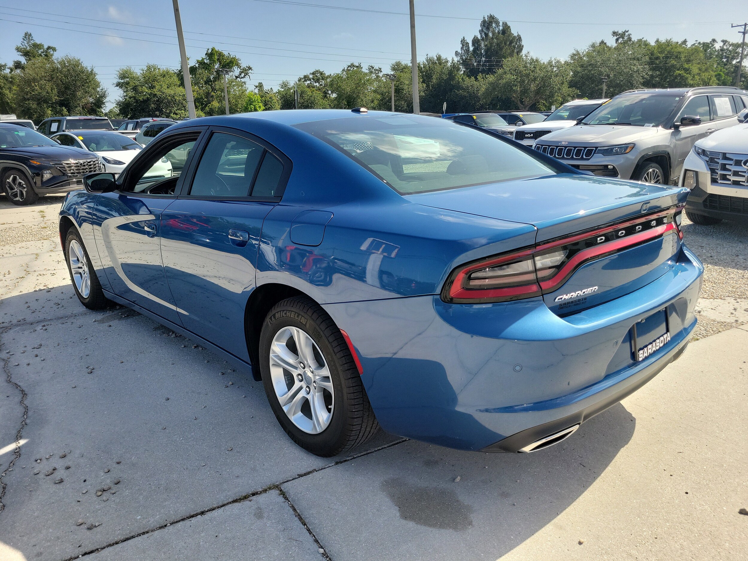 2022 Dodge Charger SXT photo 3