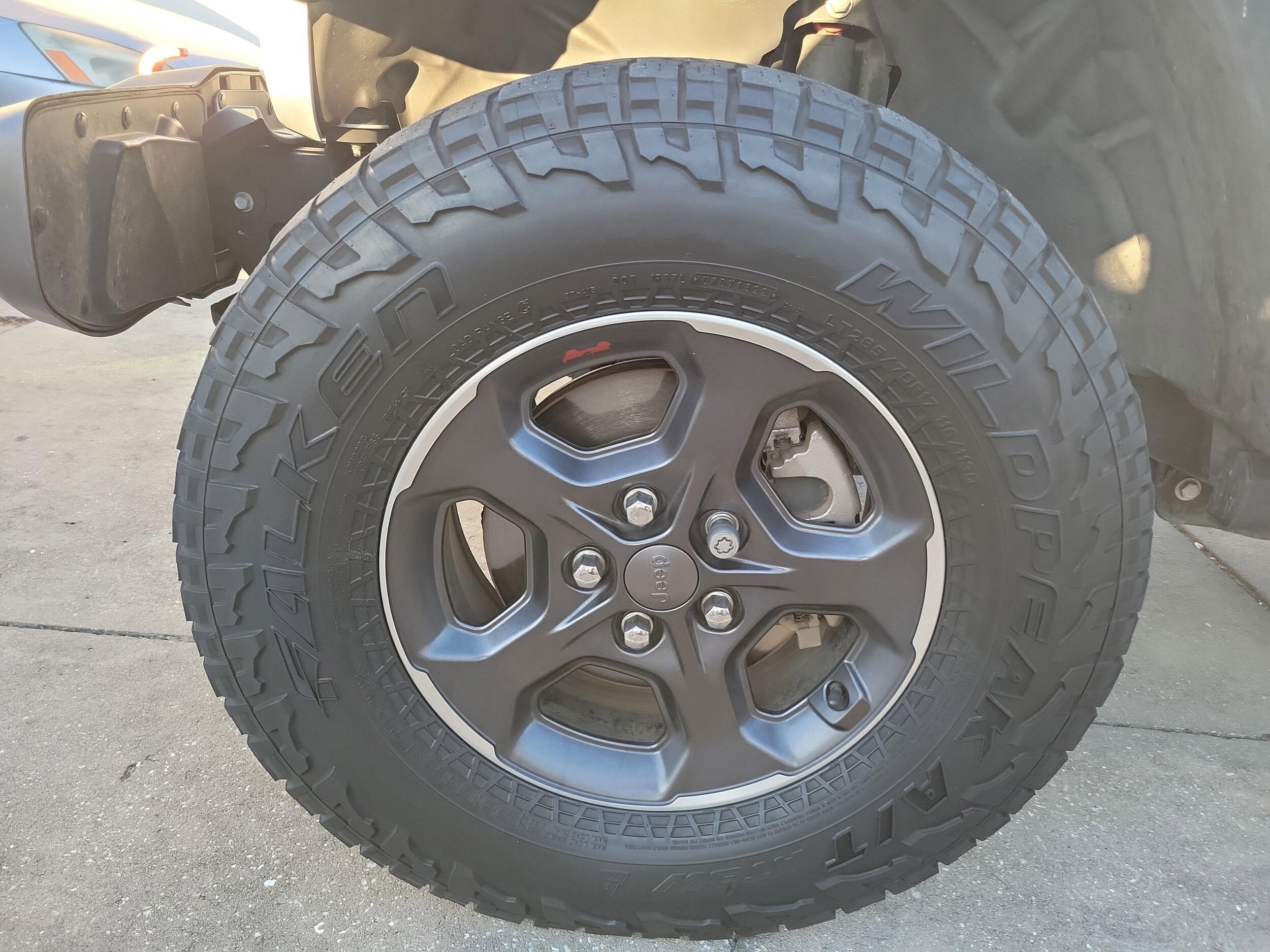 2023 Jeep Gladiator Rubicon photo 3