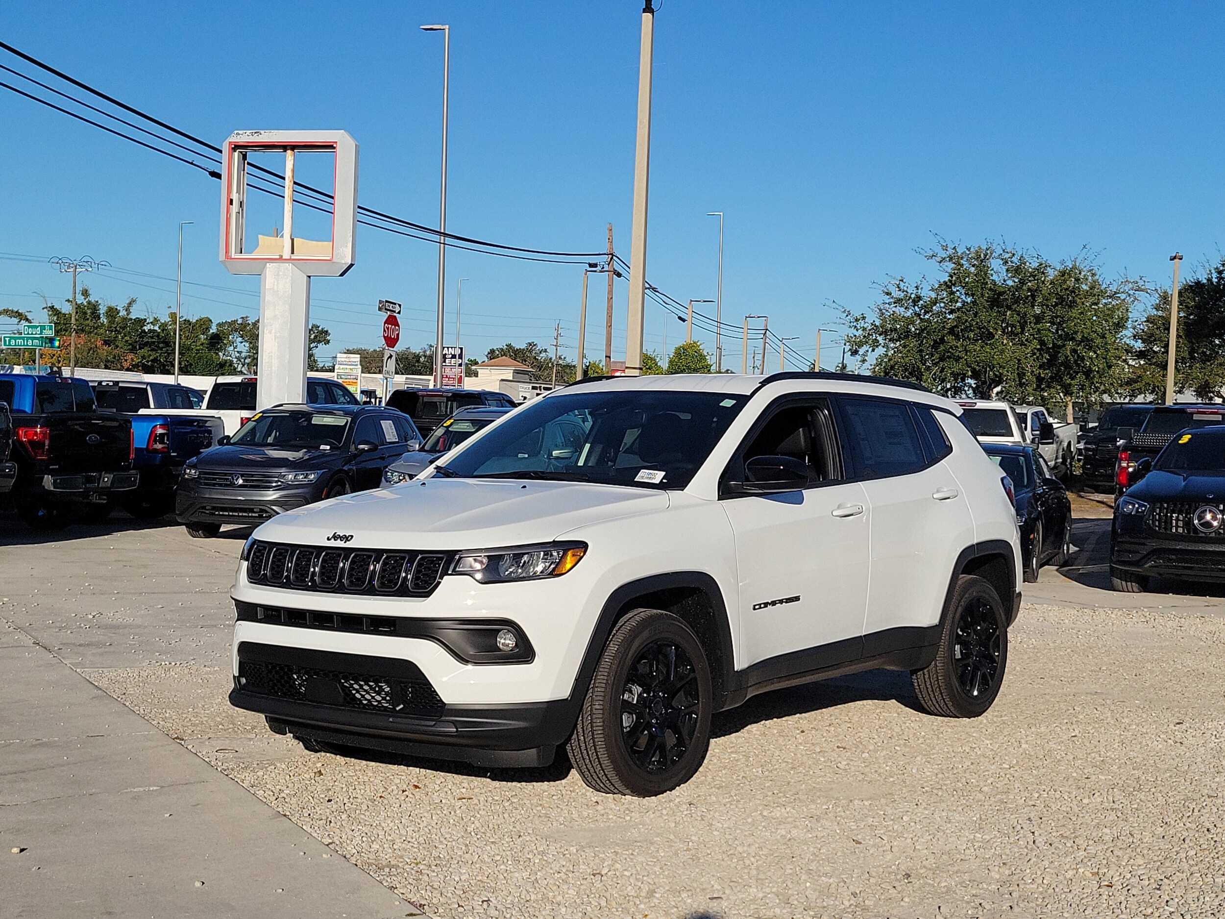 2026 Jeep Compass Latitude Altitude photo 2