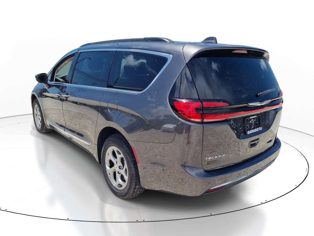 Used 2022 Chrysler Pacifica Limited Limited AWD